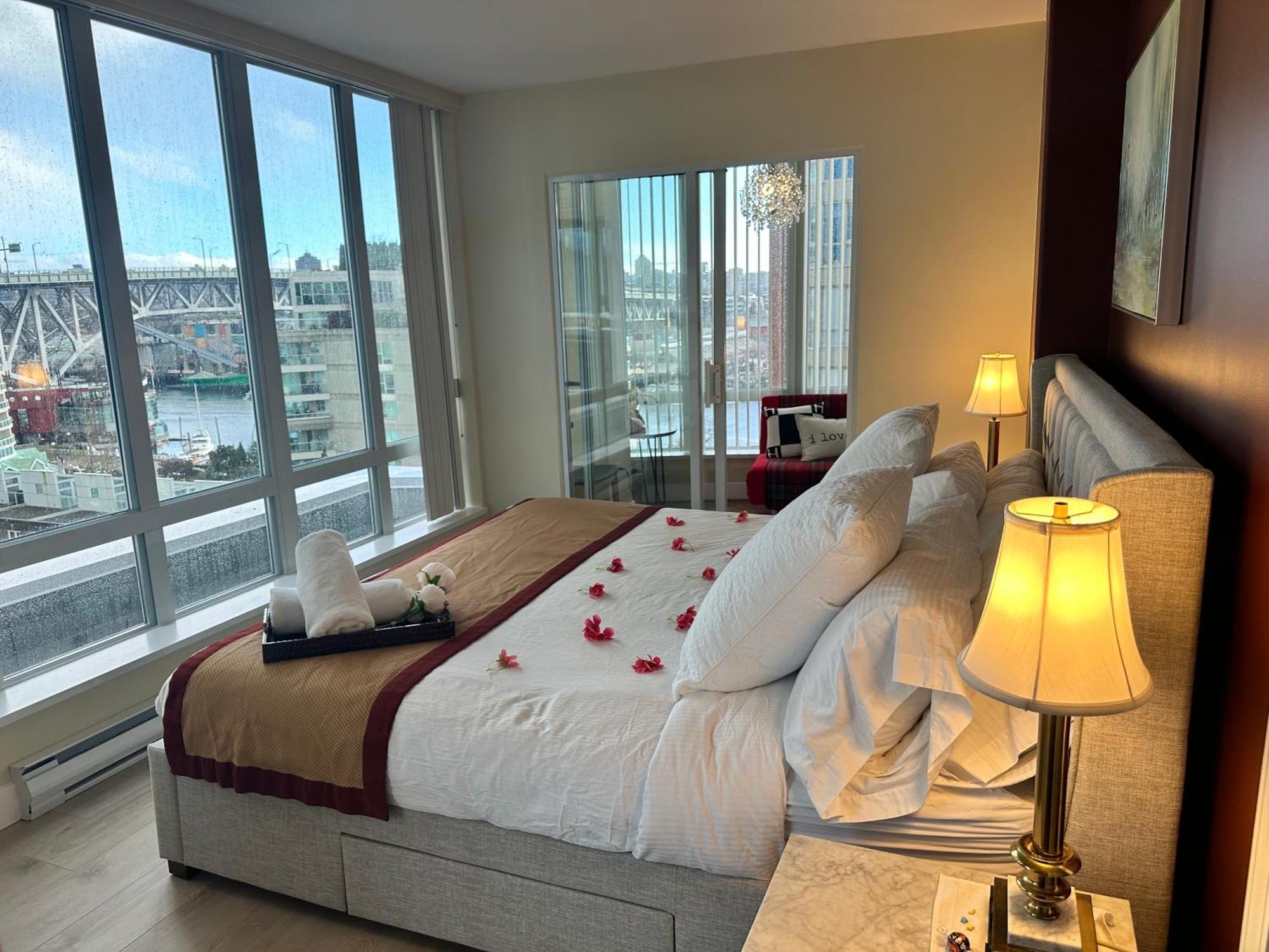 Penthouses Of Beach Ave Vancouver Buitenkant foto
