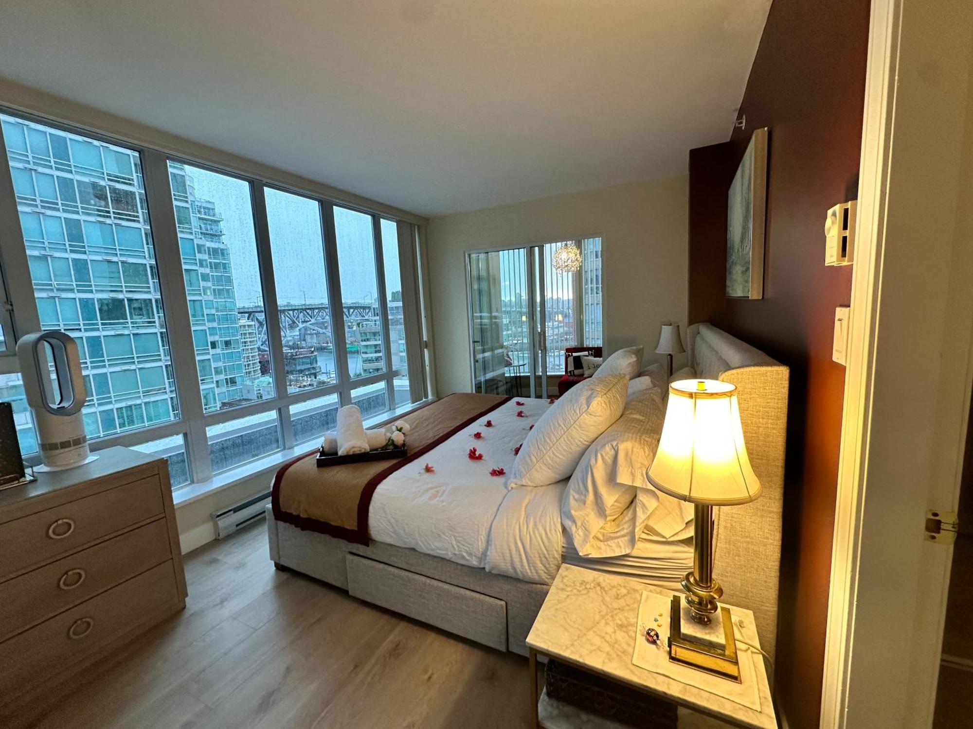 Penthouses Of Beach Ave Vancouver Buitenkant foto
