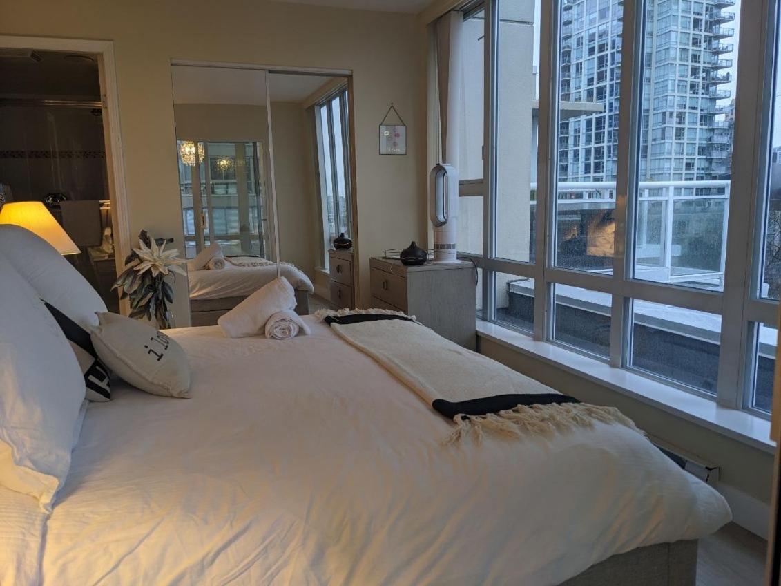 Penthouses Of Beach Ave Vancouver Buitenkant foto