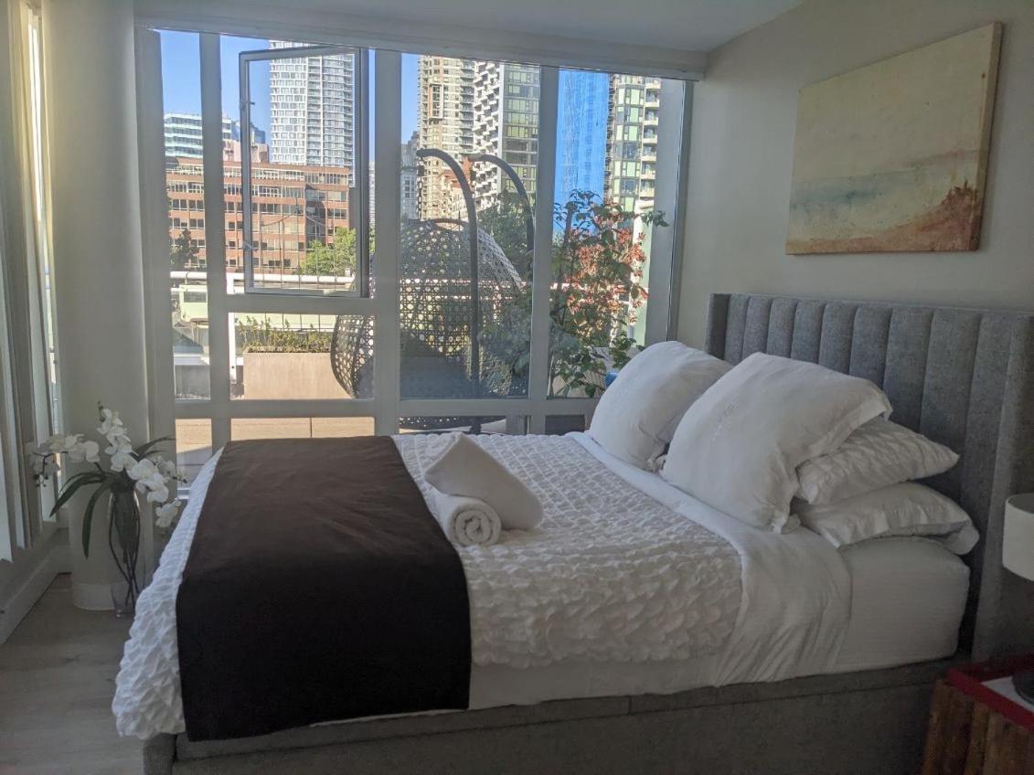 Penthouses Of Beach Ave Vancouver Buitenkant foto